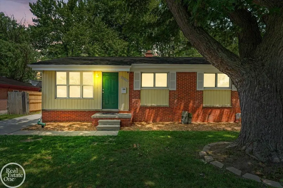 22513 Avon ST, Saint Clair Shores, MI 48082 - #2