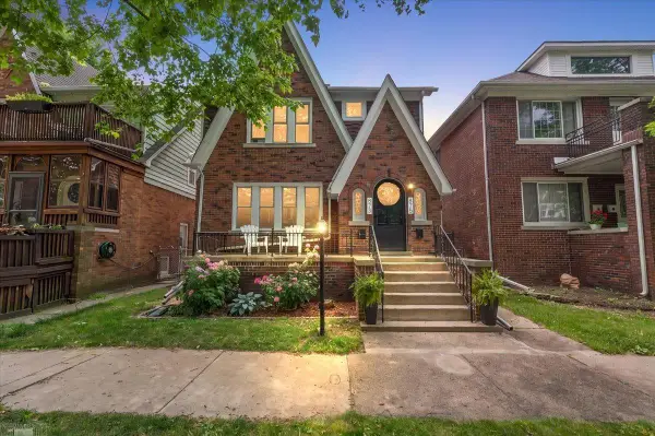 873-875 Beaconsfield AVE, GrossePointePark, MI 48230