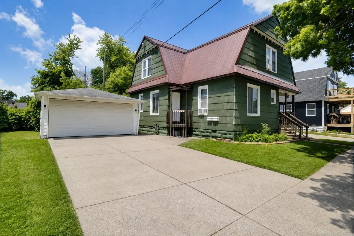 607 11TH ST, Port Huron, MI 48060 - #1