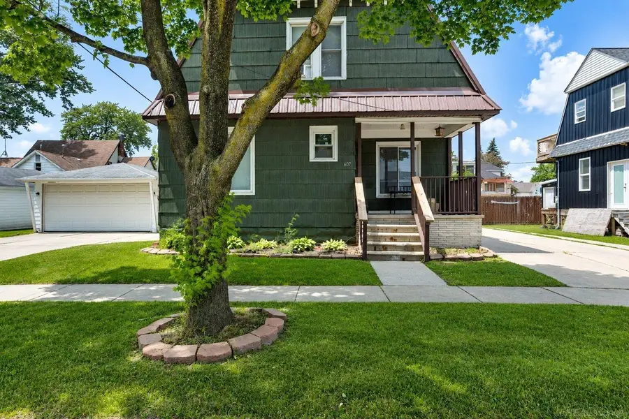 607 11TH ST, Port Huron, MI 48060 - #2