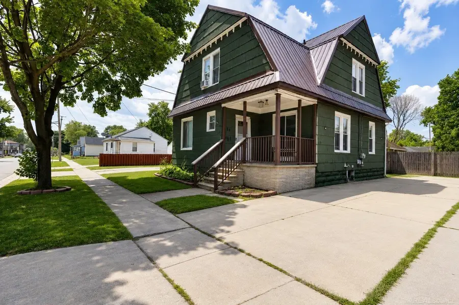 607 11TH ST, Port Huron, MI 48060 - #3