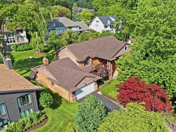 4677 Rolling Ridge RD, WestBloomfield, MI 48323