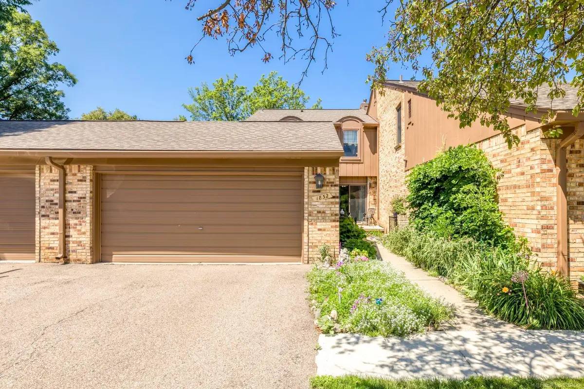 1832 Burning Bush CT, Rochester Hills, MI 48309 - #1