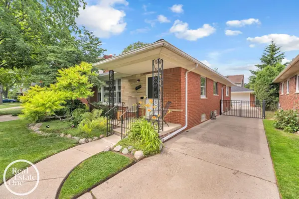 1806 Newcastle RD, GrossePointeWoods, MI 48236