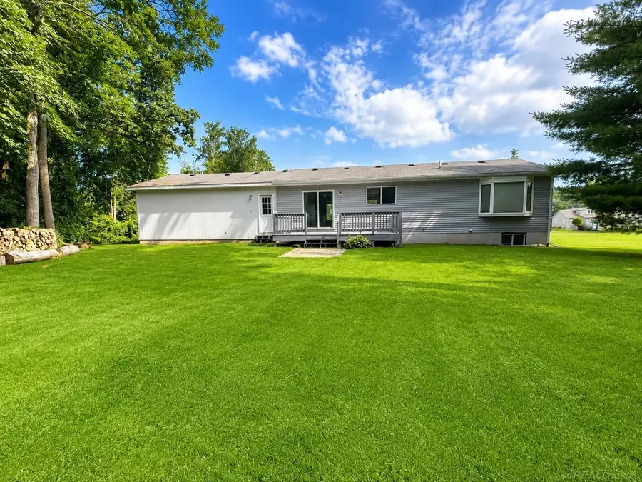 3587 Keewahdin RD, Fort Gratiot, MI 74032 - #2