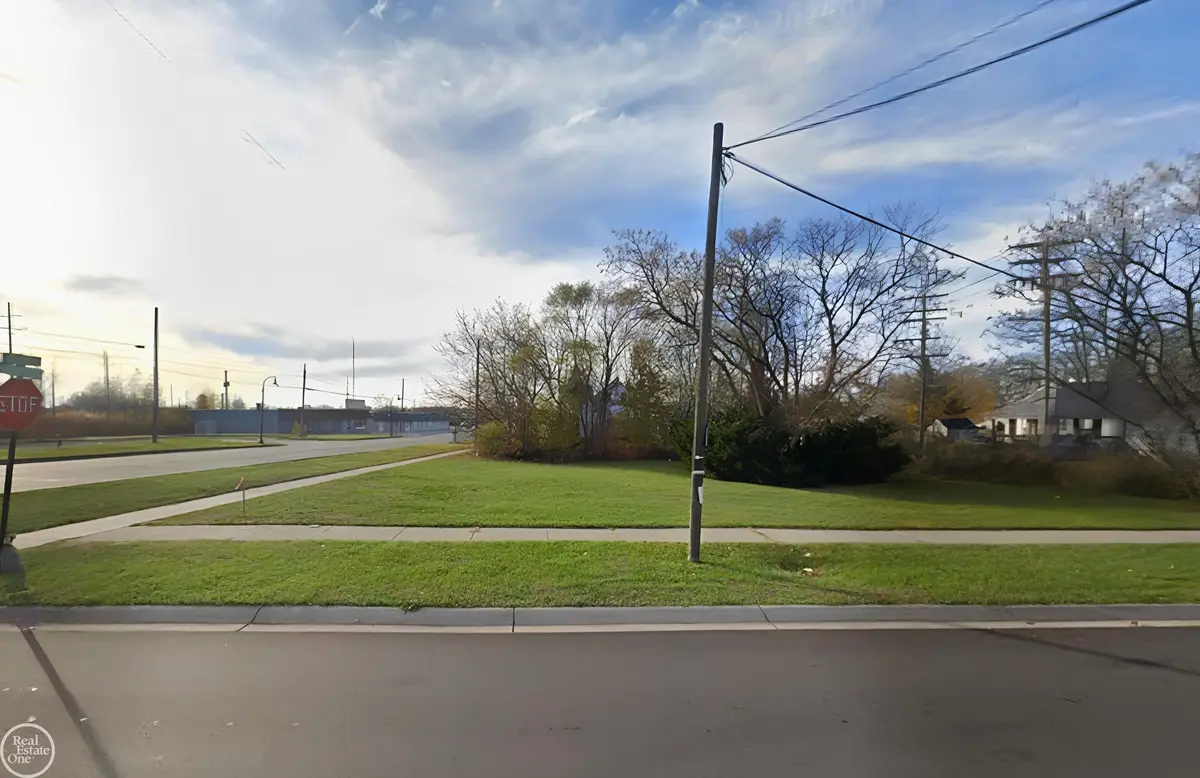 2500 Lapeer, Port Huron, MI 48060 - #1
