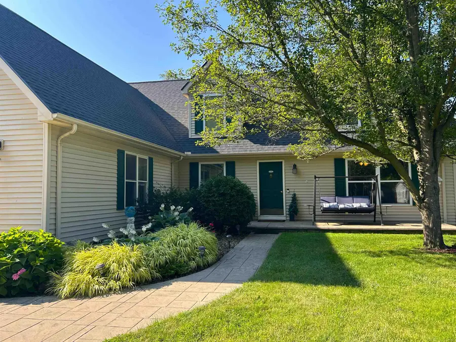 2048 Collins AVE, Shelby, MI 48317 - #2