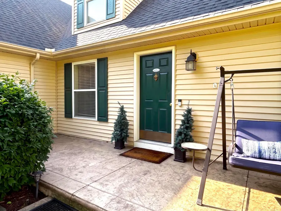 2048 Collins AVE, Shelby, MI 48317 - #3