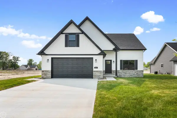 1 Carney DR, St, MI 48079