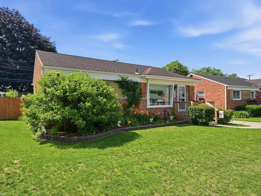 28280 Edward AVE, Madison Heights, MI 48071 - #2