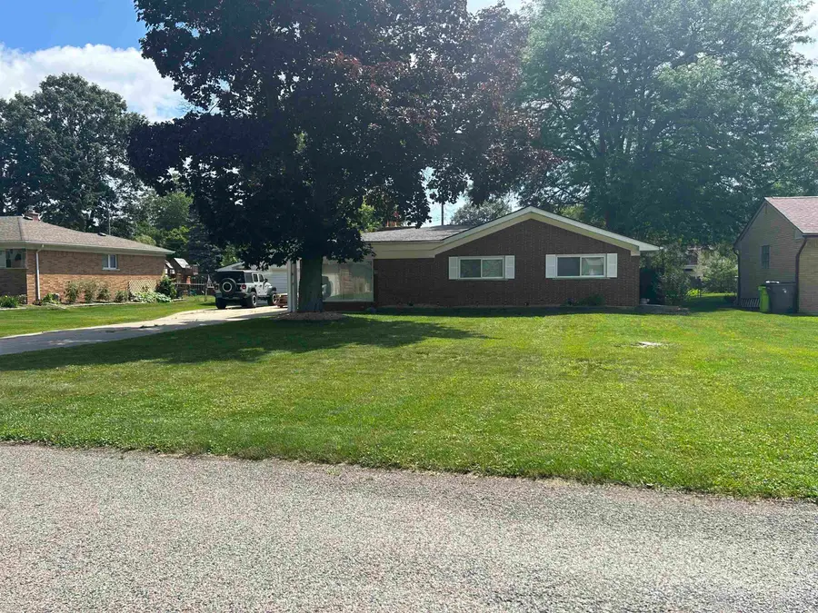 38506 Manchester St, Clinton Township, MI 48036 - #2