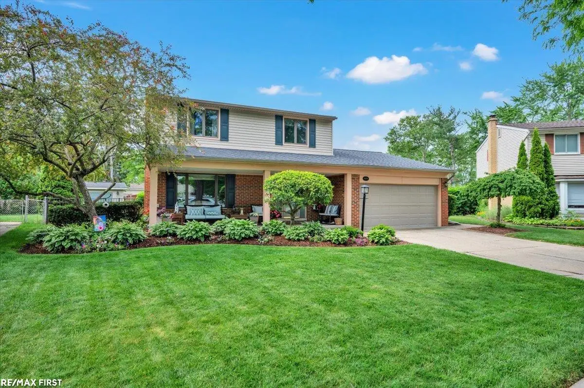 39755 Spitz DR, Sterling Heights, MI 48313 - #1