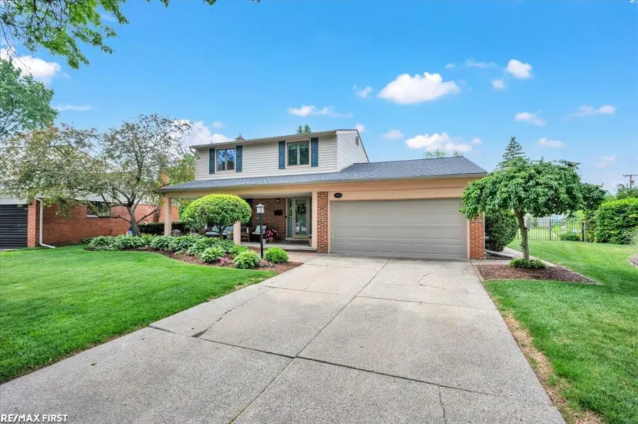 39755 Spitz DR, Sterling Heights, MI 48313 - #3
