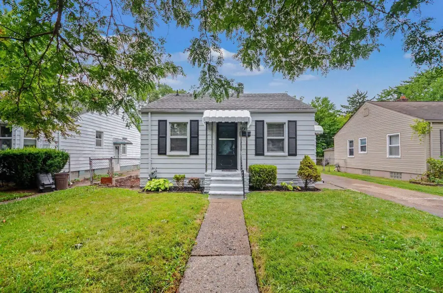 19315 Kingsville ST, Harper Woods, MI 48225 - #2
