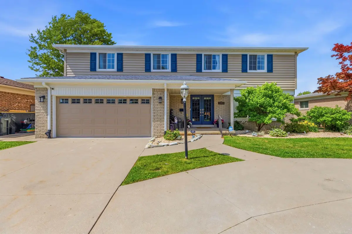 22461 LaVon ST, Saint Clair Shores, MI 48081 - #1