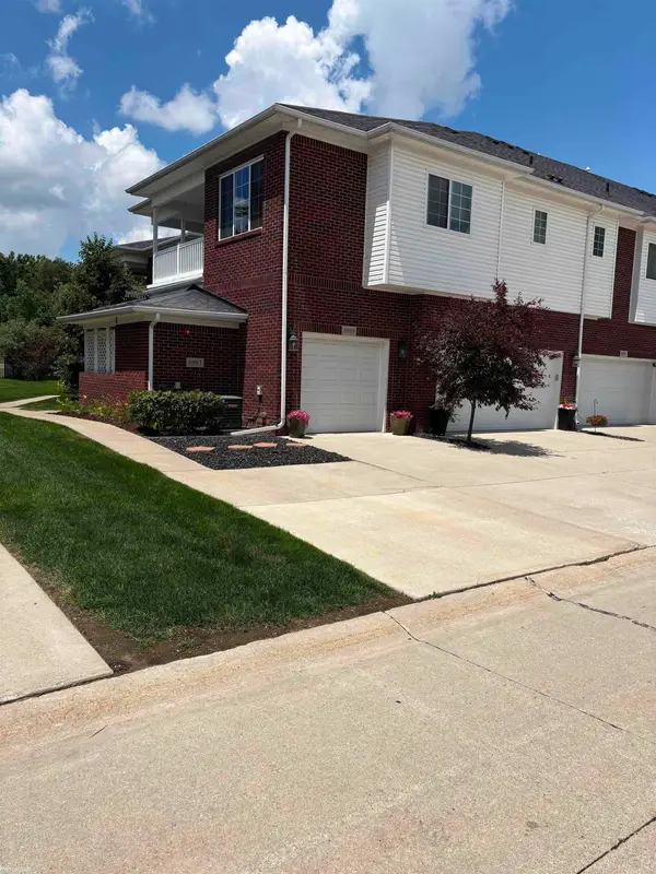 6989 Boulder Pointe DR, Unknown, MI 48094