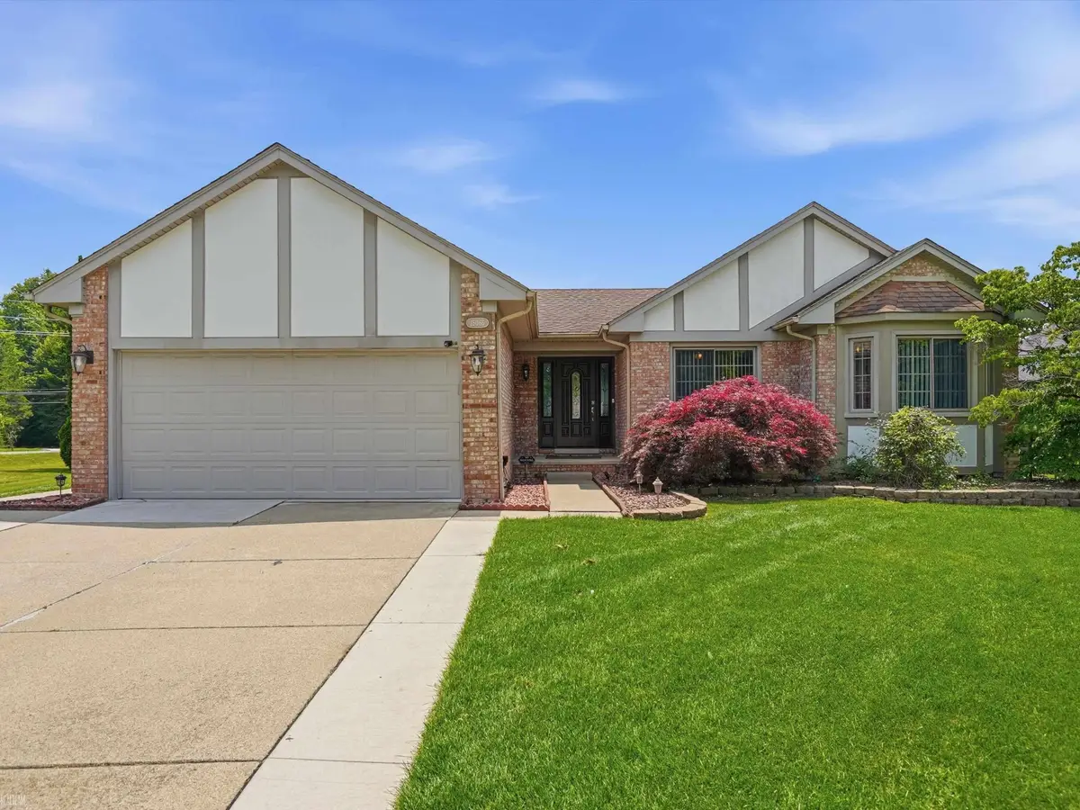 15066 Orleans DR, Shelby, MI 48315 - #1