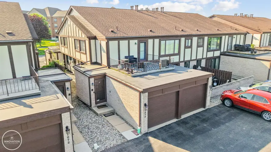 1074 Country Club DR, Saint Clair Shores, MI 48082 - #2