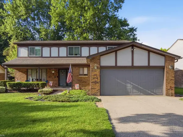 14560 Eastport DR, SterlingHeights, MI 48313