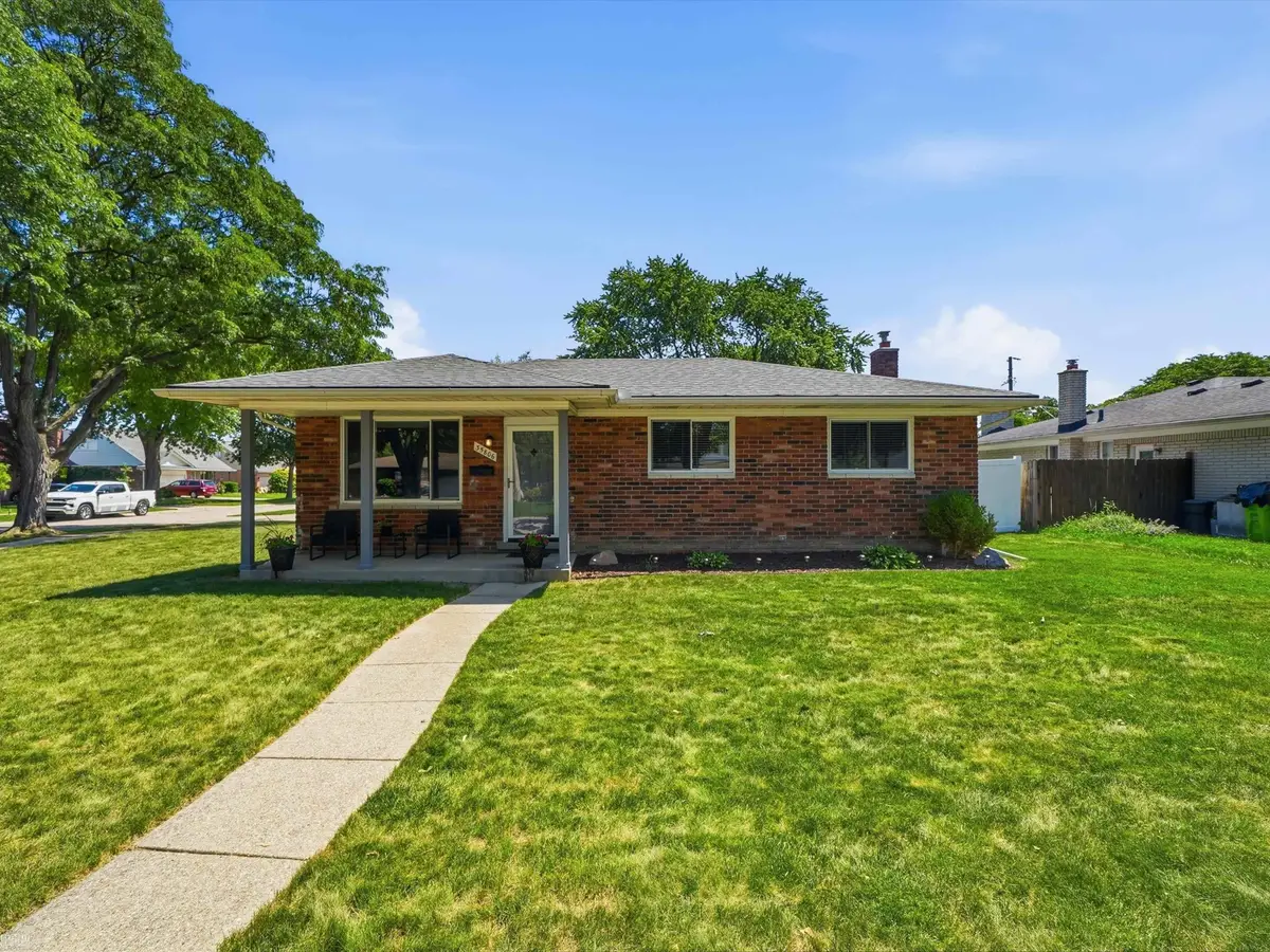 35806 Impala DR, Sterling Heights, MI 48312 - #1