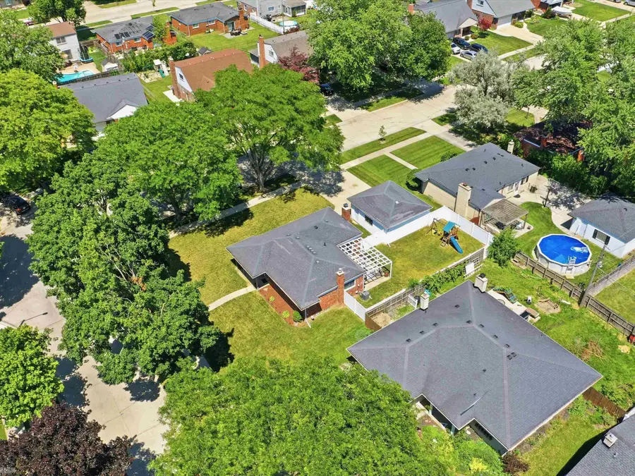35806 Impala DR, Sterling Heights, MI 48312 - #3