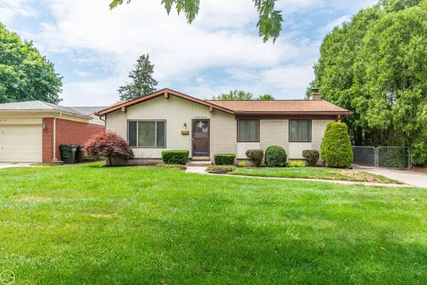 37733 Longacre DR, SterlingHeights, MI 48312