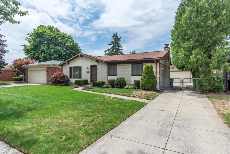 37733 Longacre DR, Sterling Heights, MI 48312 - #2