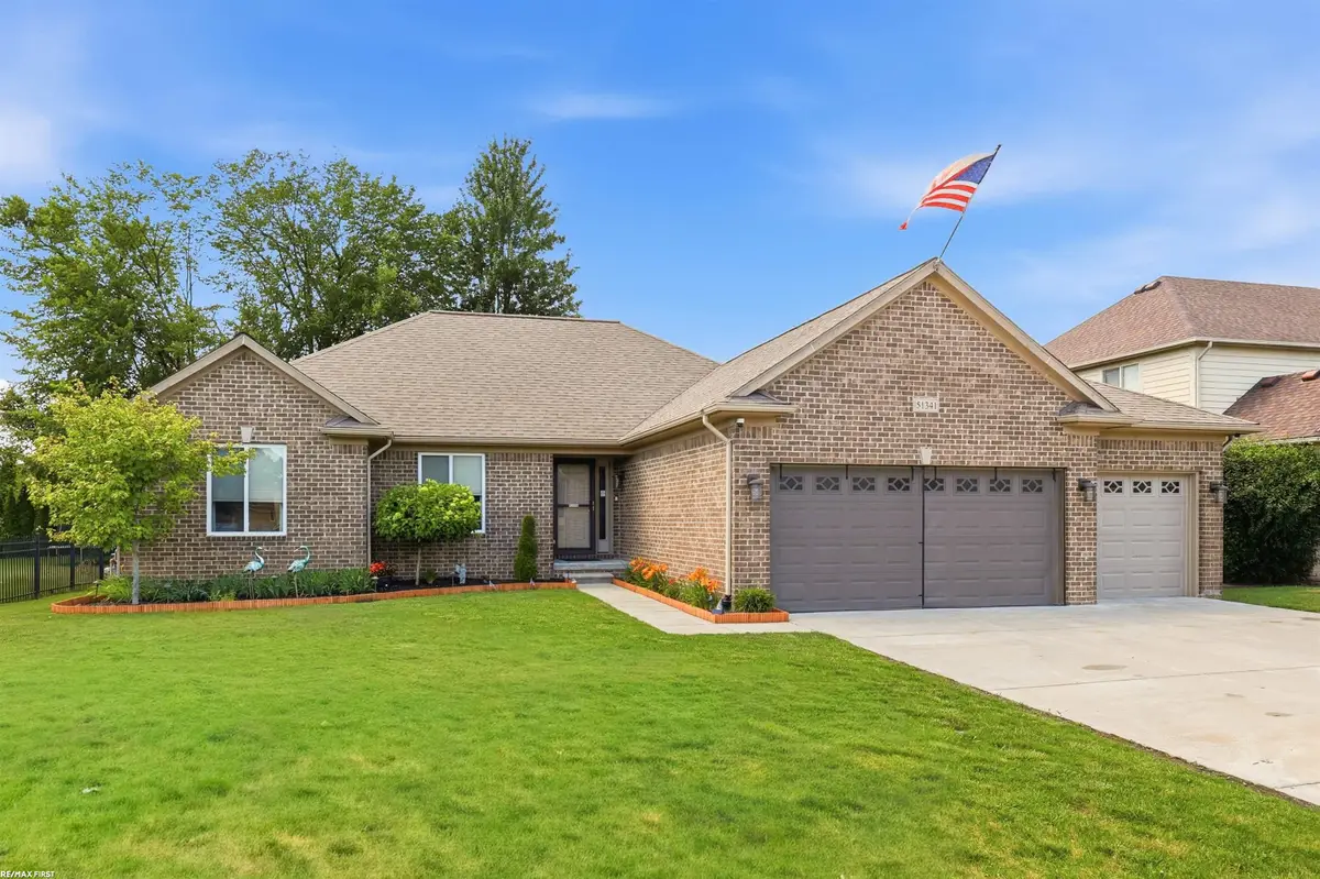 51341 Caroline DR, New Baltimore, MI 48047 - #1