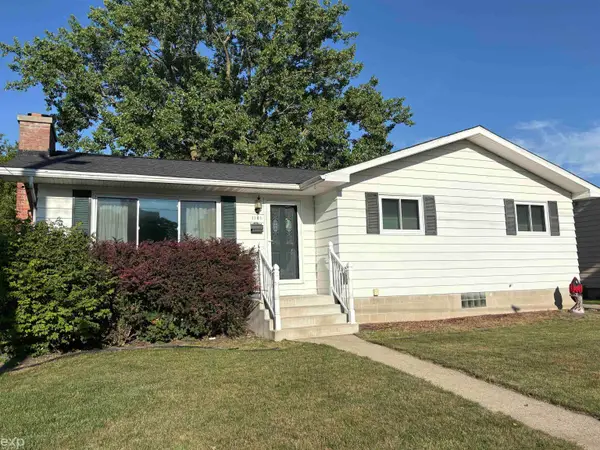 1101 Maple ST, Essexville, MI 48732