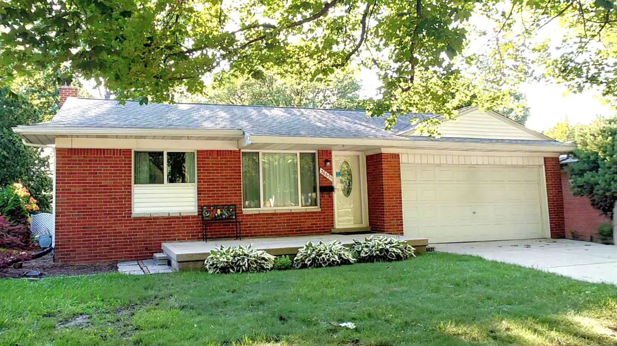 36631 Ledgestone ST, Clinton Township, MI 48035 - #1