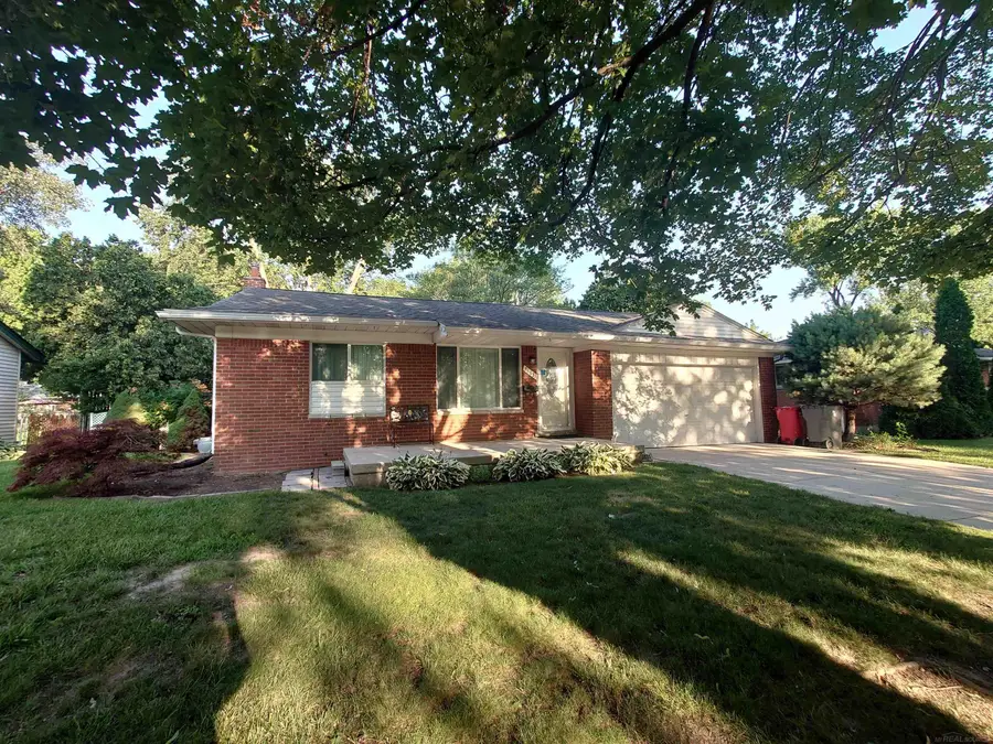 36631 Ledgestone ST, Clinton Township, MI 48035 - #3