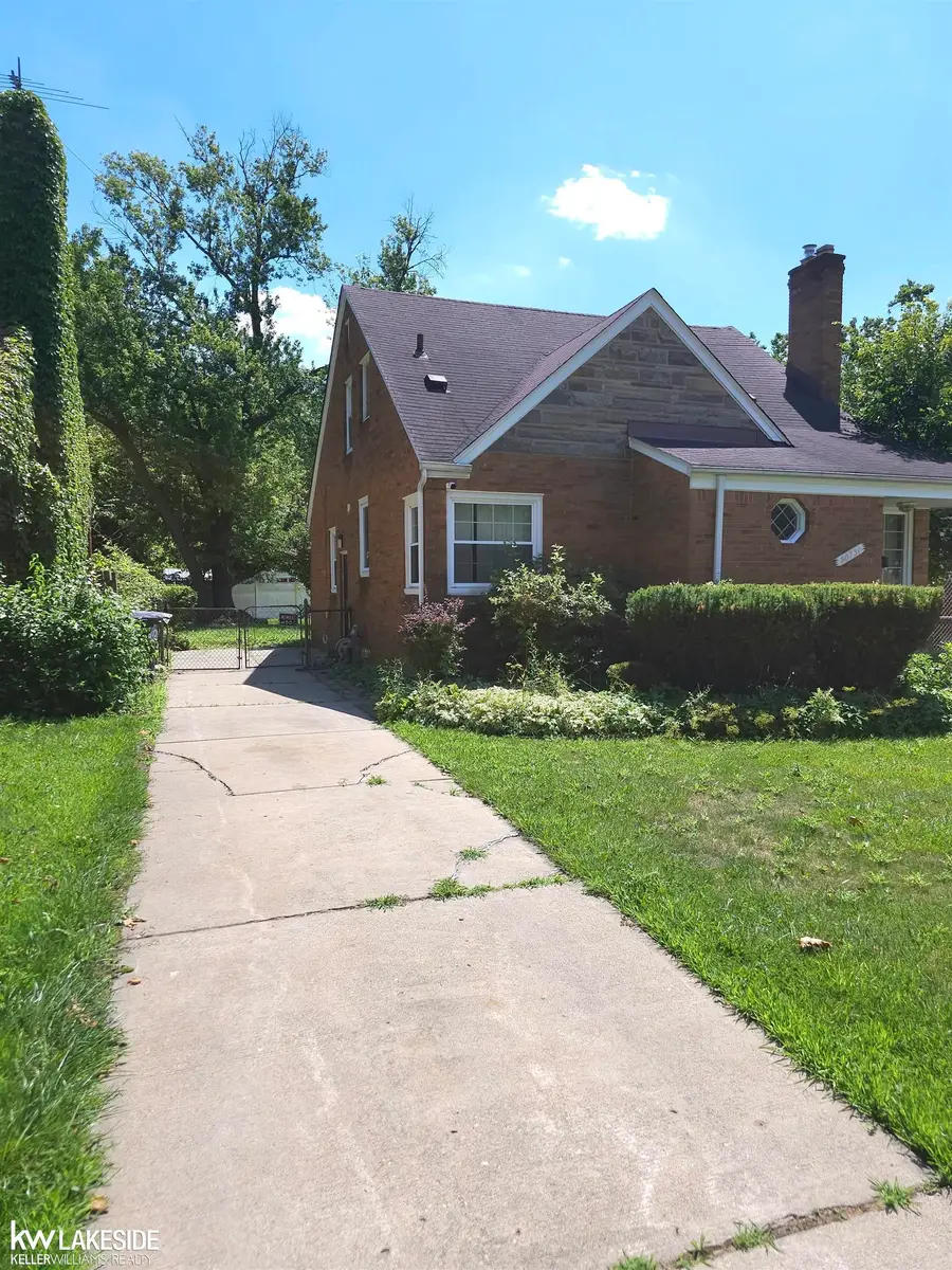 20731 Orangelawn ST, Detroit, MI 48228 - #2