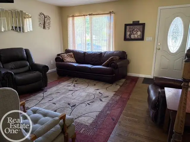 31705 Saint Margaret ST, Saint Clair Shores, MI 48082 - #2