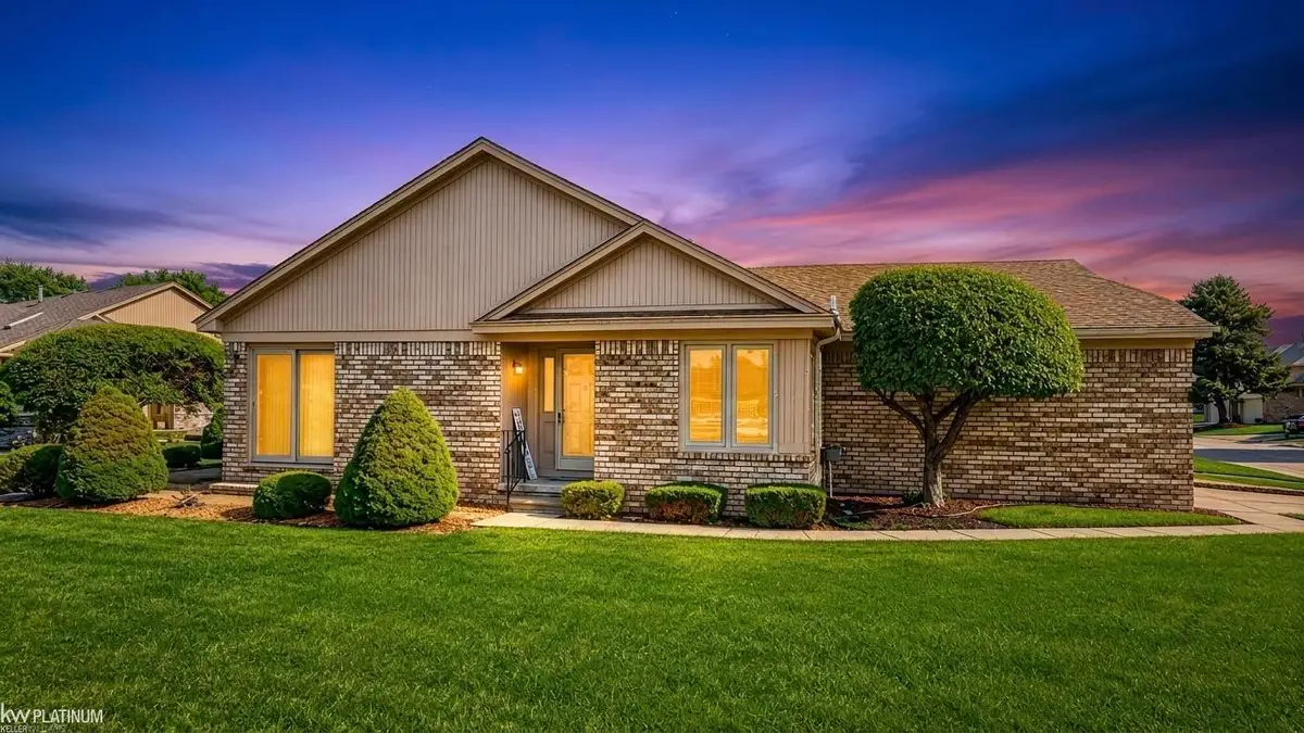 41230 Whispering Oaks DR, Clinton, MI 48038 - #1