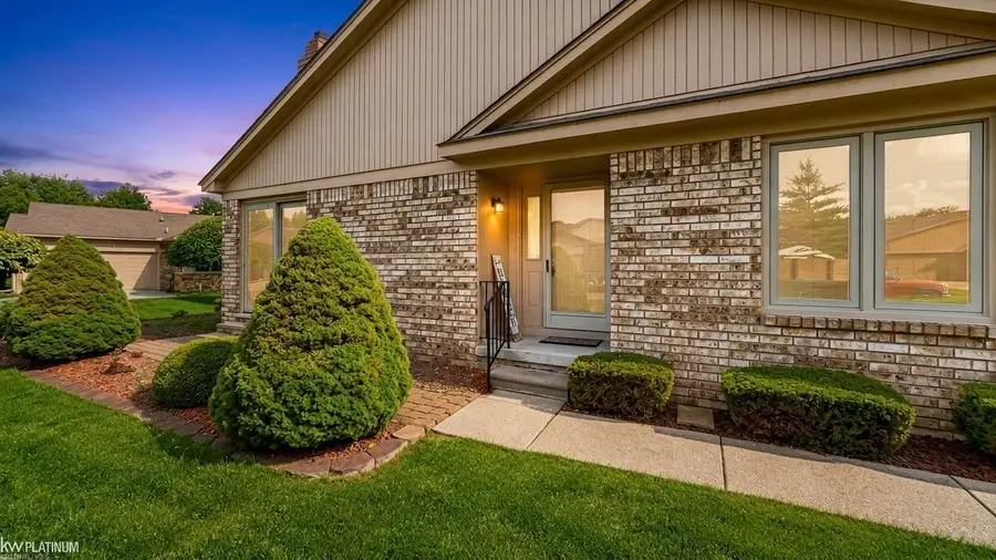 41230 Whispering Oaks DR, Clinton, MI 48038 - #3