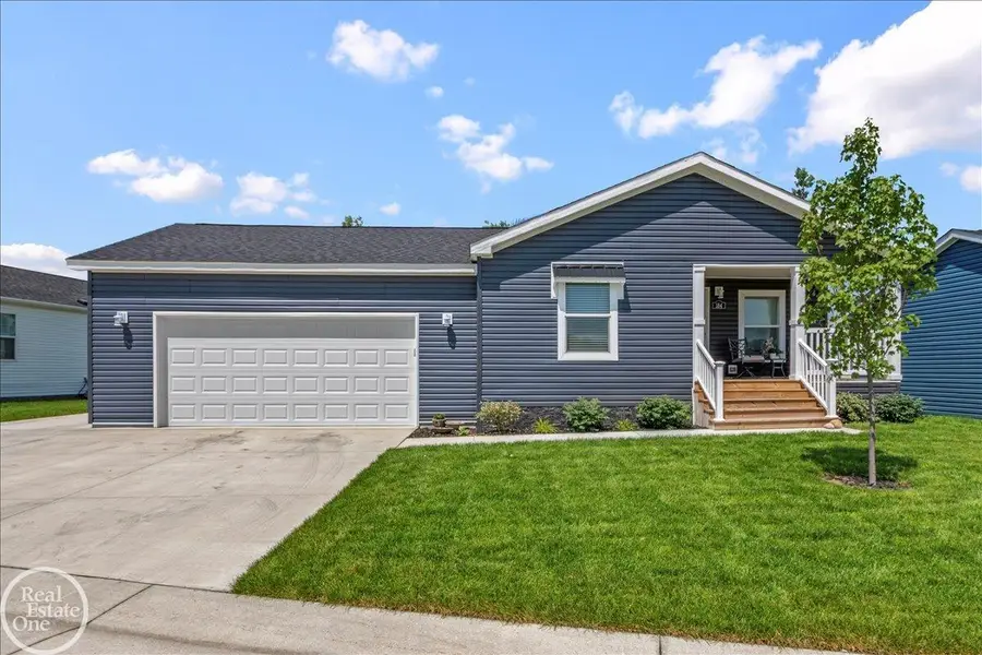 184 Riviera DR, Lapeer, MI 48446 - #2