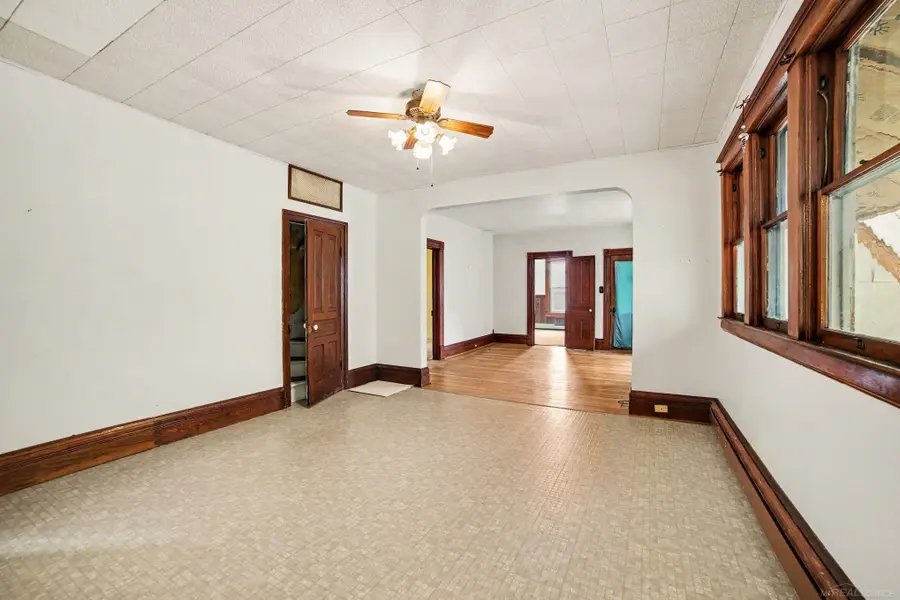 817 Wright ST, Saginaw, MI 48602 - #3