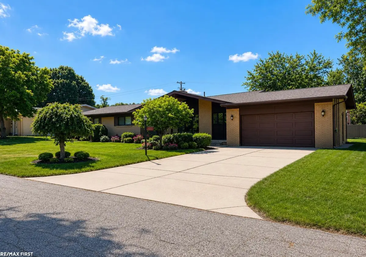 20210 Anita ST, Clinton, MI 48036 - #1