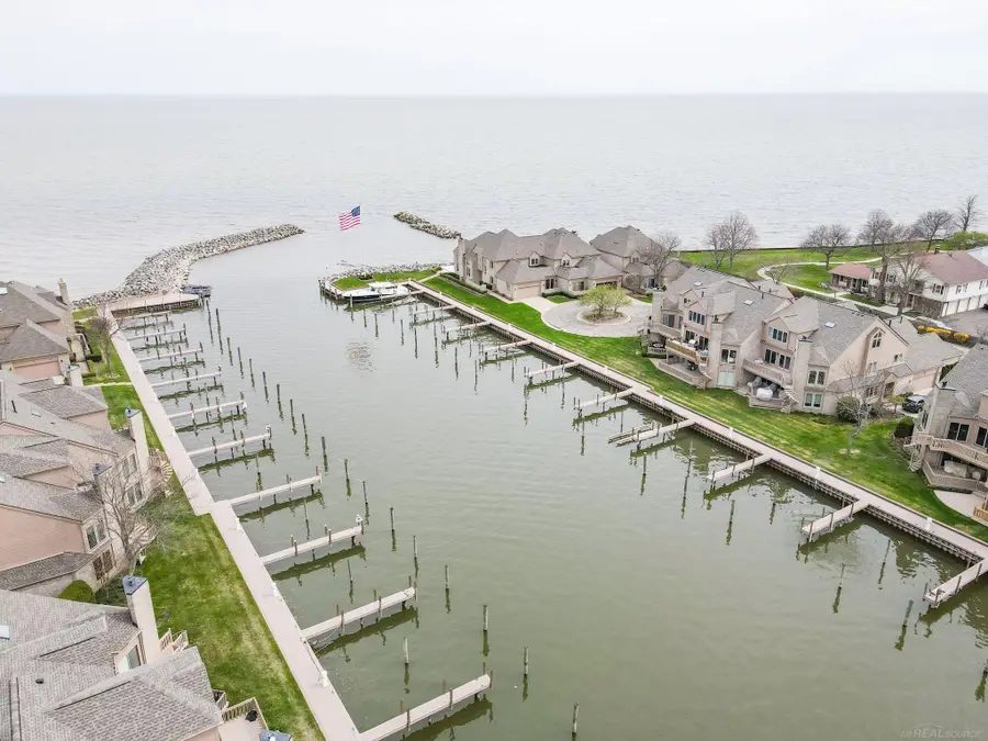 26230 Harbour Pointe DR, Harrison Township, MI 48045 - #2