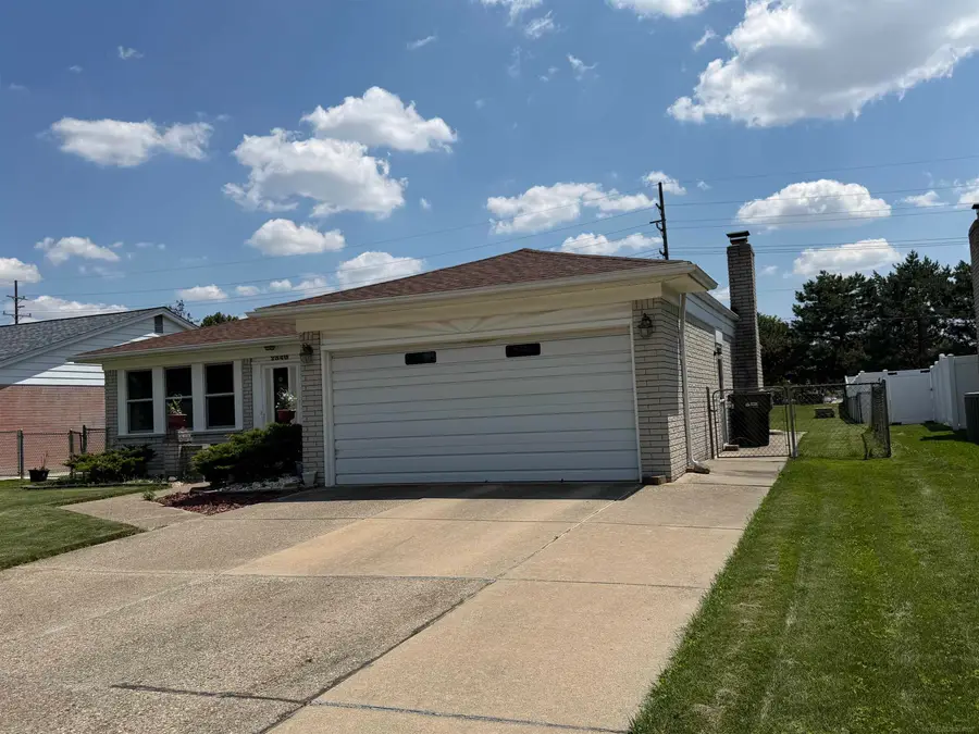 2340 Purcell DR, Sterling Heights, MI 48310 - #2