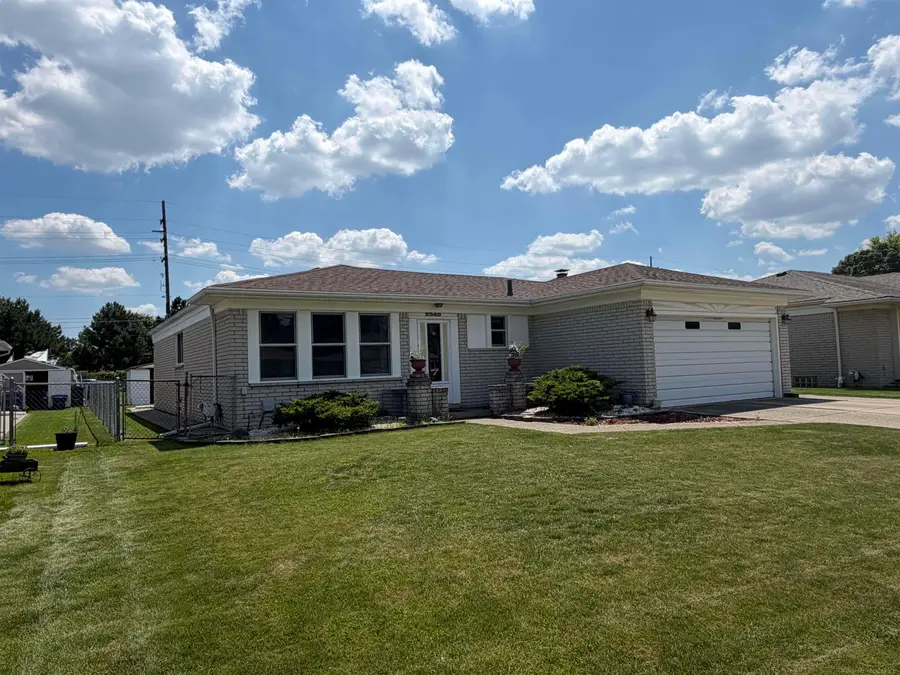 2340 Purcell DR, Sterling Heights, MI 48310 - #3