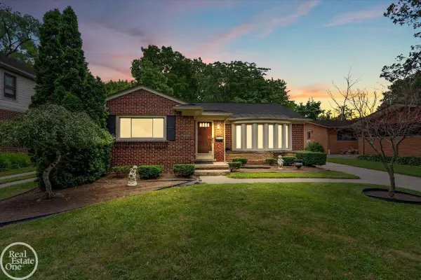 75 Lodewyck ST, MtClemens, MI 48043