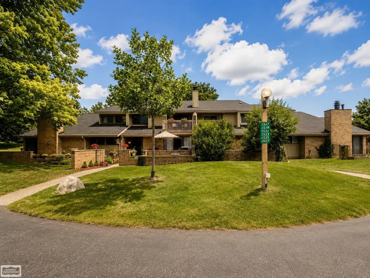 1527 S Hill BLVD, Bloomfield, MI 48304 - #1