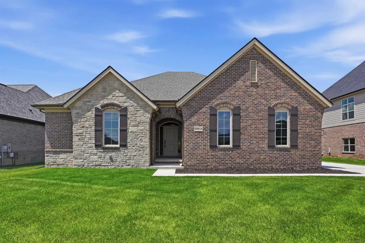 55611 Bay Oaks CT, Shelby, MI 48315 - #1