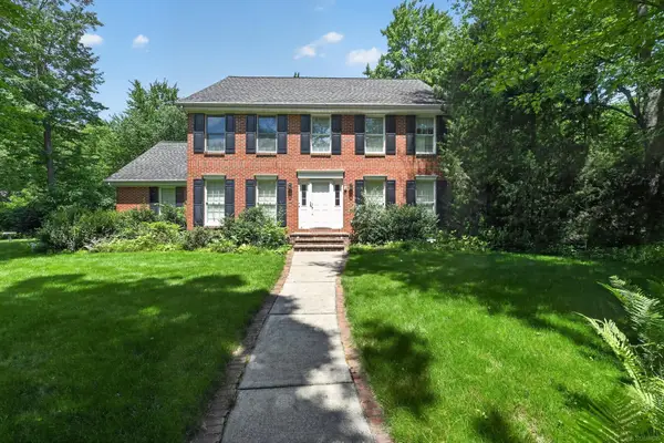 2204 Springwood DR, Midland, MI 48640