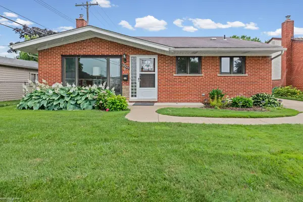 19824 Sussex ST, StClairShores, MI 48081