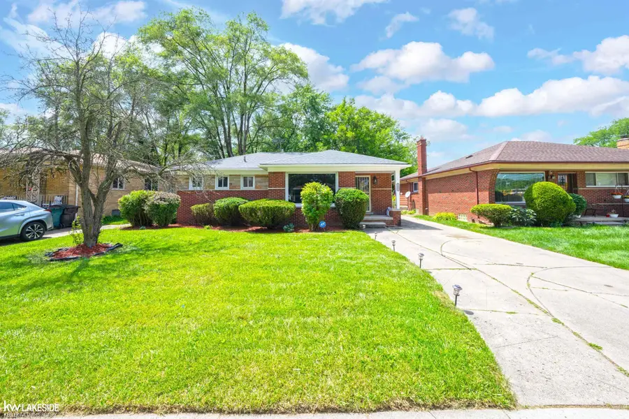 21951 Parklawn ST, Oak Park, MI 48237 - #2