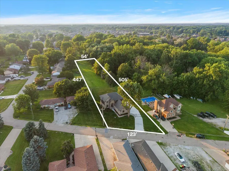 49309 Bayshore DR, Chesterfield, MI 48047 - #3