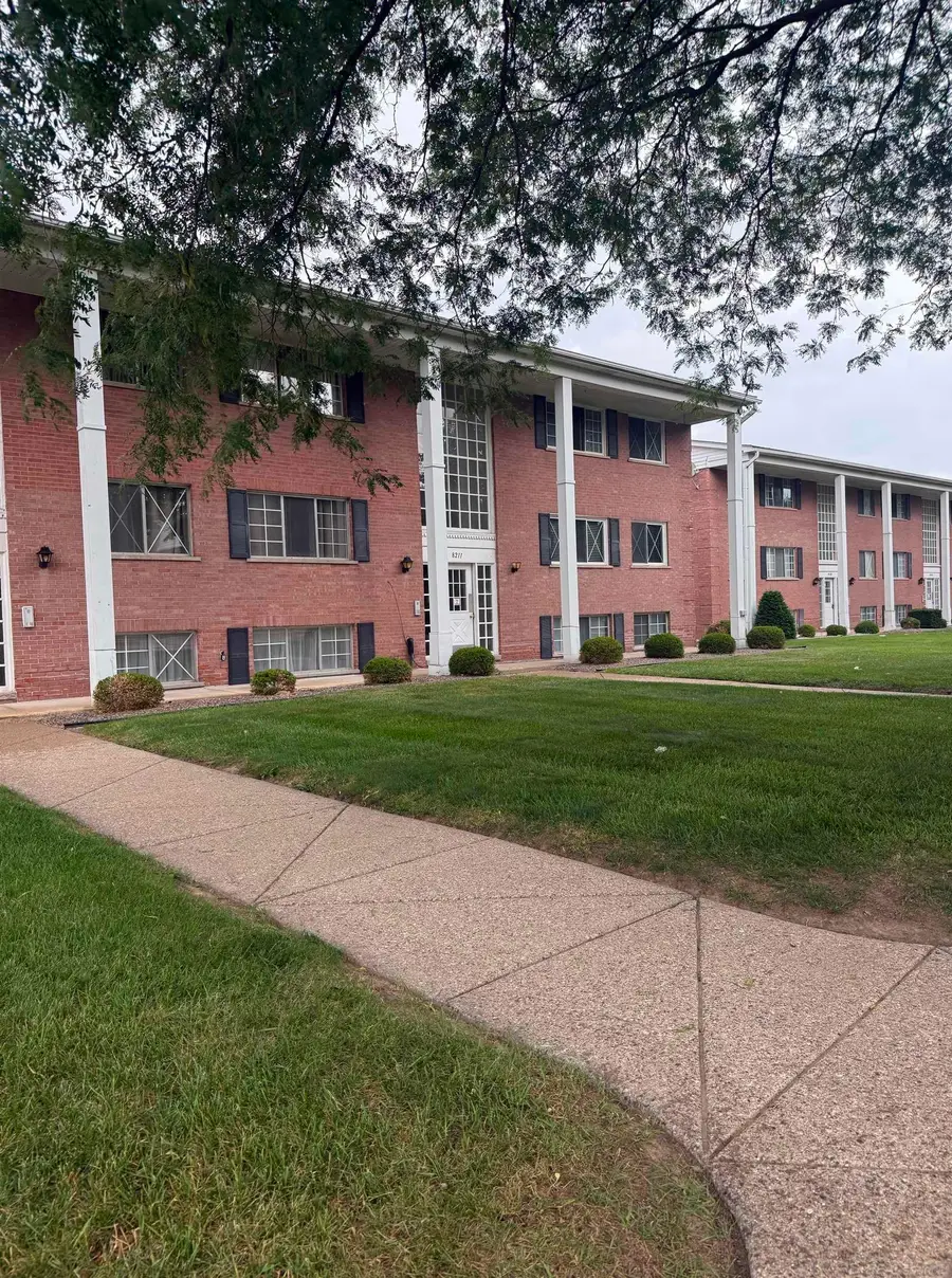 8211 Denwood #4 DR, Sterling Heights, MI 48312 - #2