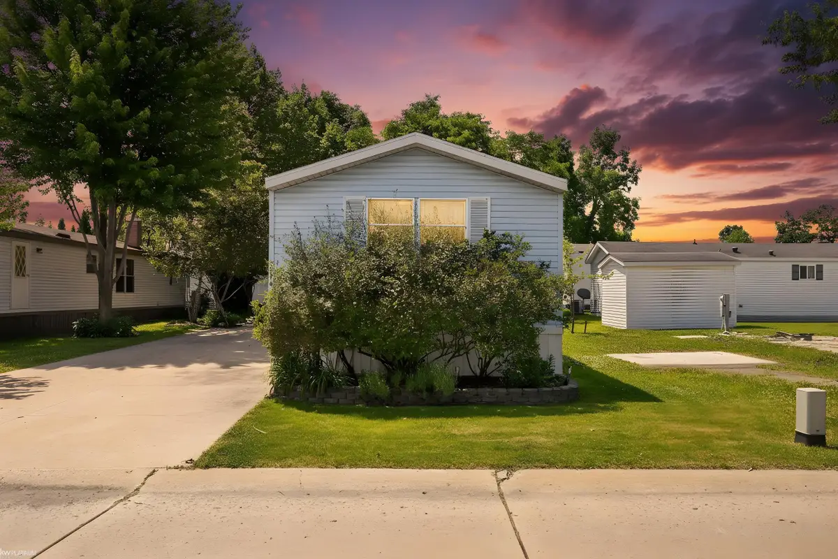 14278 Bronte DR, Shelby, MI 48315 - #1